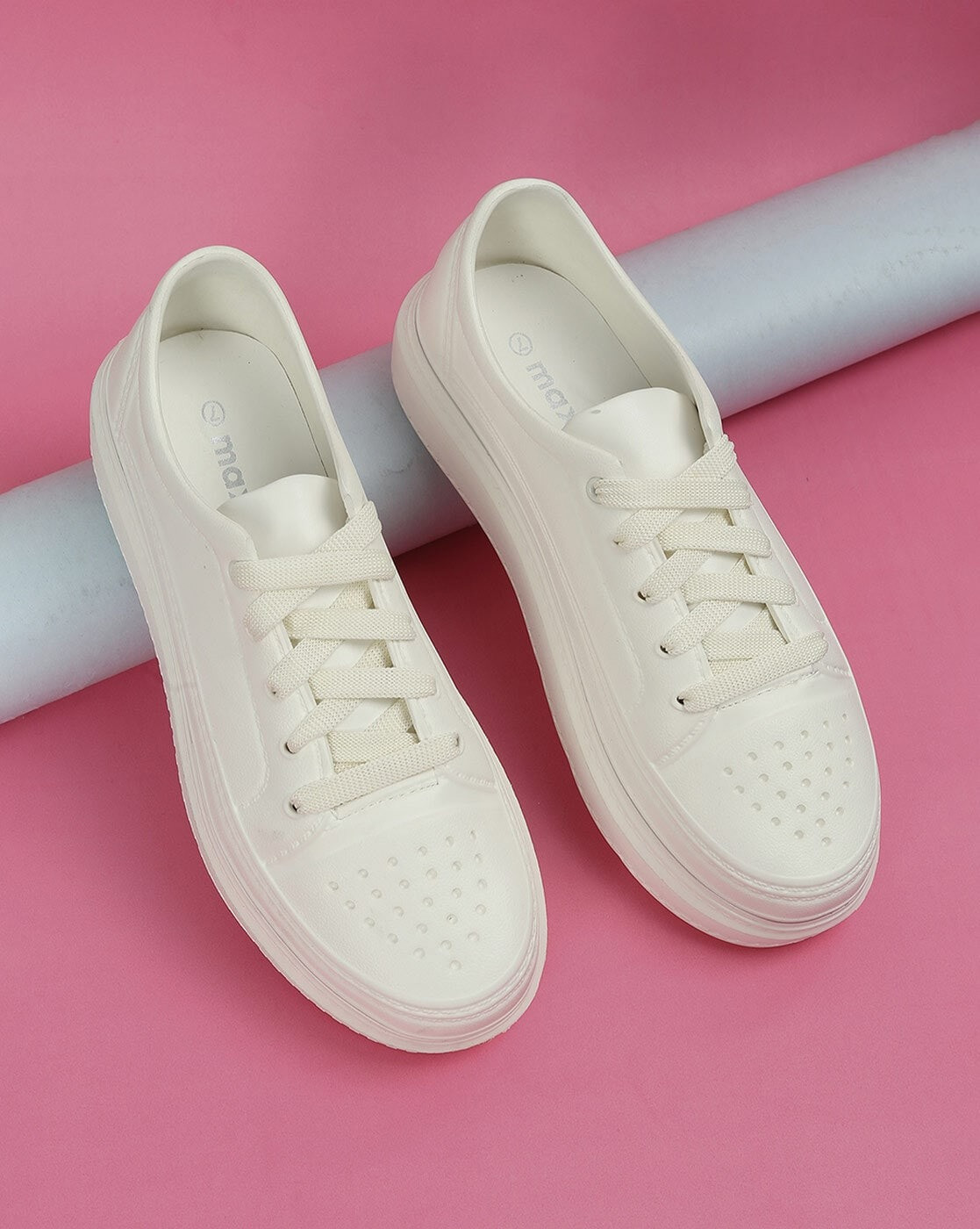 Women Lace Up Casual Shoe